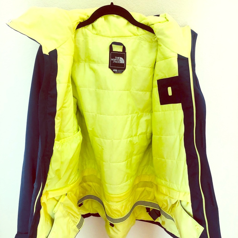 ✨✨The Northface Women’s Snowboarding Jacket✨✨